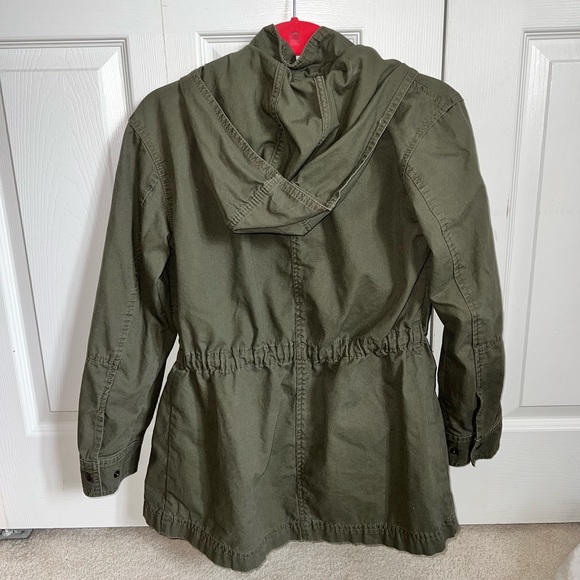 Green Jacket Universal Thread / Target - Picture 2 of 3